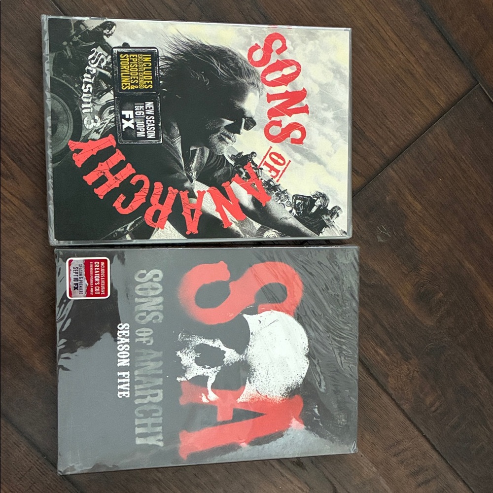 Sons of Anarchy- season 3 (4 disc set dvd) & season 5 (4 disc set)